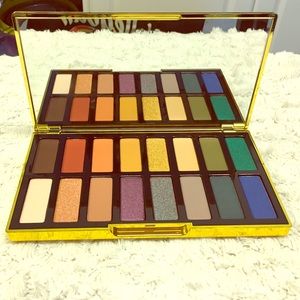 Kat Von D’s 10th anniversary eyeshadow palette!
